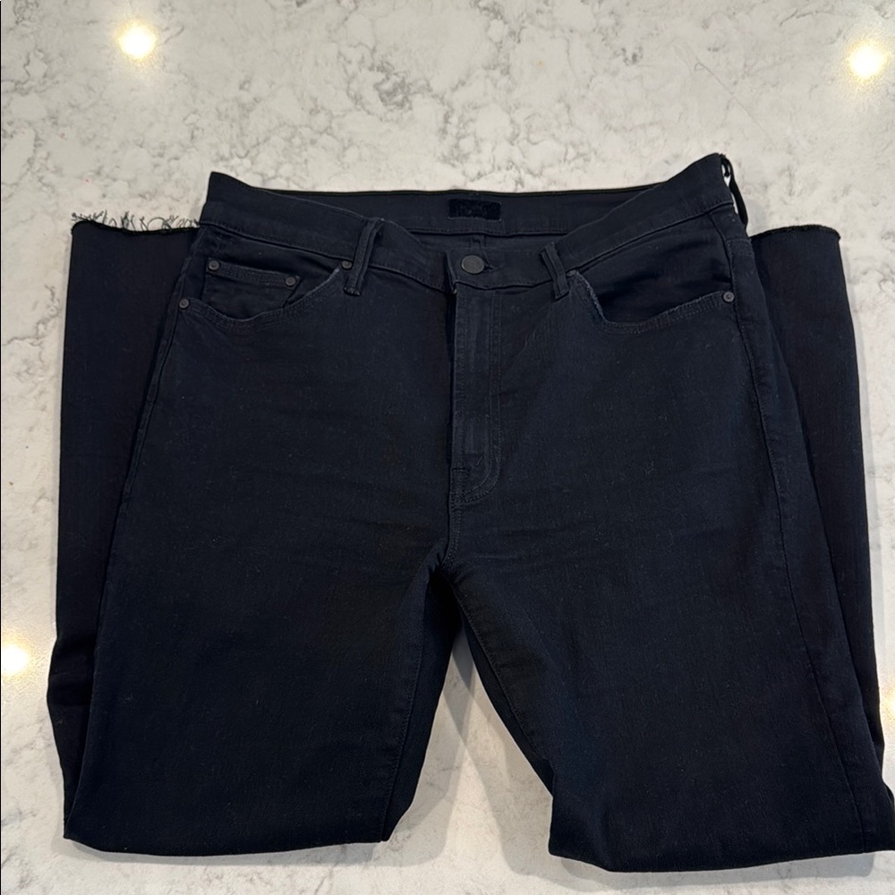 MOTHER Insider Crop Step Fray | black